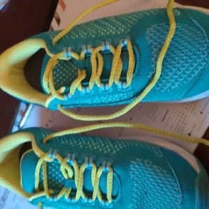 Ortho-feet, athletic sneakers, coral stretch knit turquoise